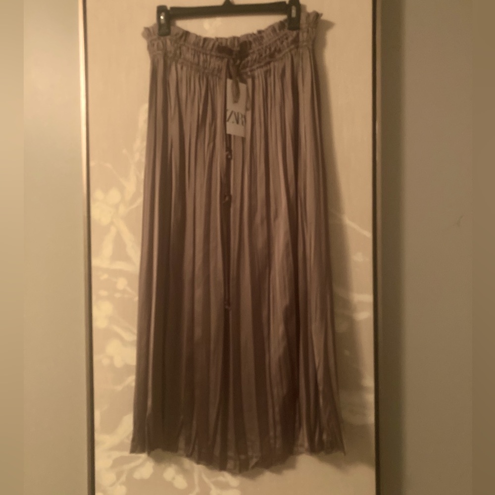 New with tags Zara gold satin skirt